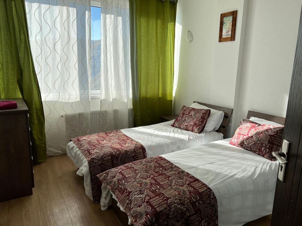 Mountain Cricket Chalets And Apartments גודאורי מראה חיצוני תמונה