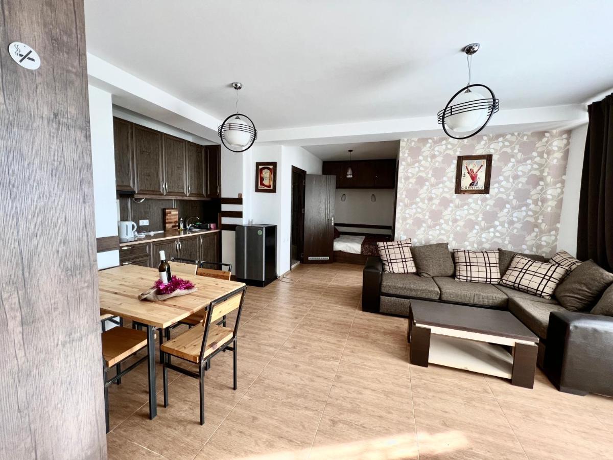 Mountain Cricket Chalets And Apartments גודאורי מראה חיצוני תמונה