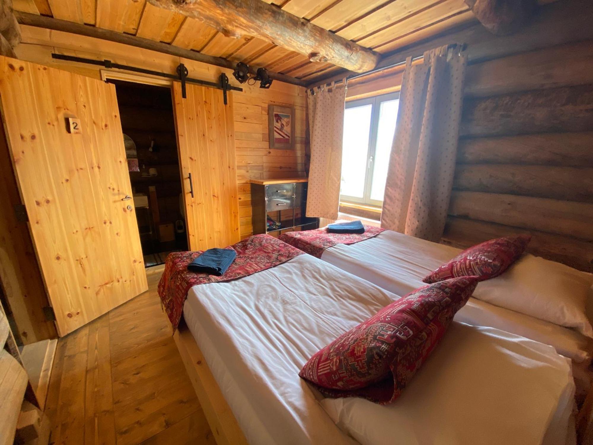 Mountain Cricket Chalets And Apartments גודאורי חדר תמונה